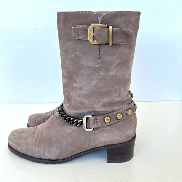 STUART WEITZMAN Citylink Taupe Suede Metal Link Chain Moto Biker Boots Sz 7.5 W - Picture 6 of 14